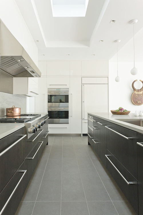 cknd:

Beacon Street | CKND

I&rsquo;m like ready to move into my own place in the city, any city. Except I need to move into my own place in some random city in Japan first. 
NY/SF, wait for me!