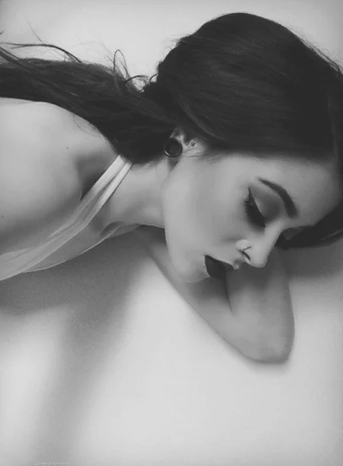 I&rsquo;m into girls who look like this. <3 