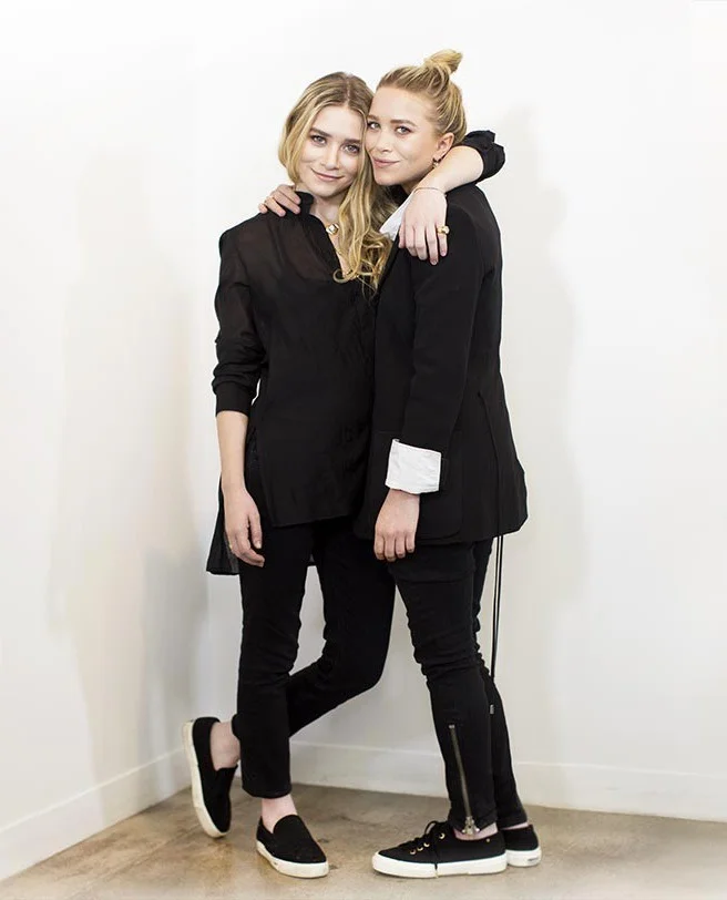 dailyolsen:

The Row x Superga: Mary-Kate and Ashley photographed by Garance Doré

I want stuff from The Row.