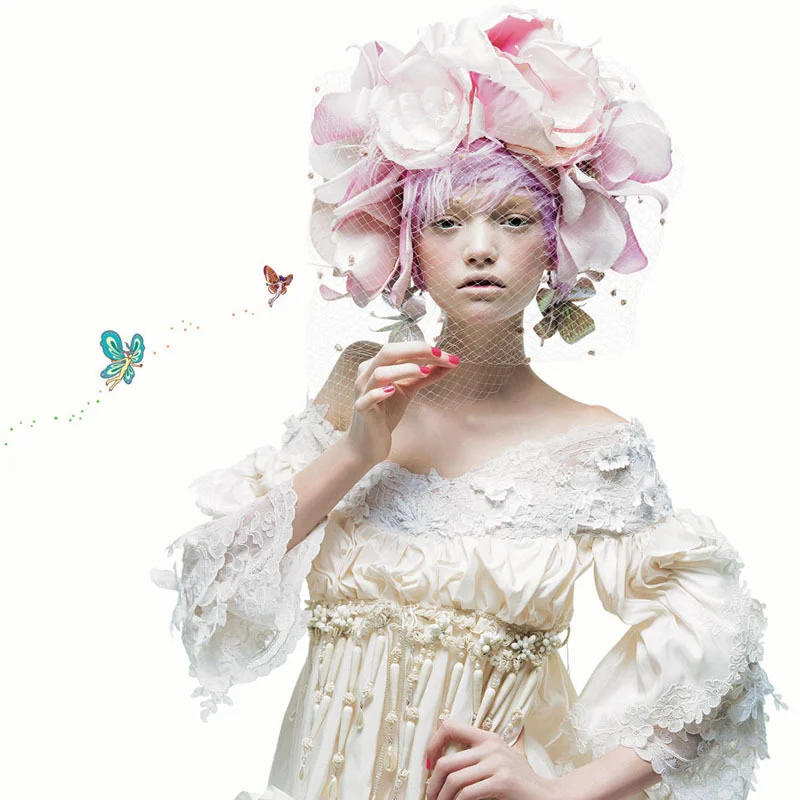harpersbazaar:

#TheList: The Best Spring Fragrances
Photo Credit: Patrick Demarchelier