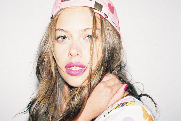 Blue eyes &amp; lipsticks.