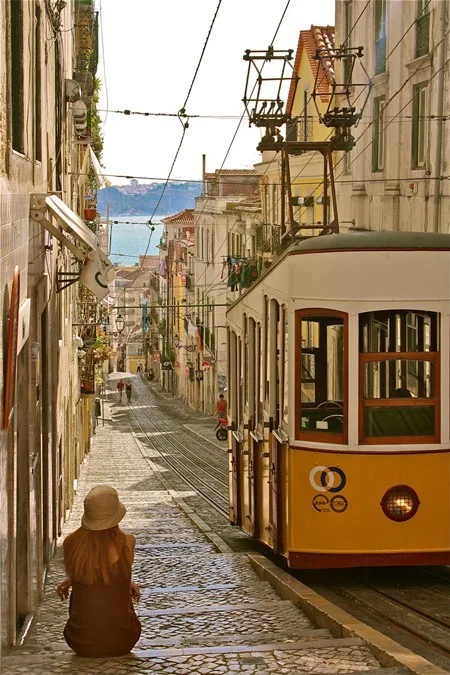 ellenzee:

Lisbon, Portugal