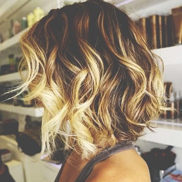 chanel-and-louboutins:

Chanel-and-Louboutins.tumblr.com

I feel like I haven&rsquo;t been writing.Well, here goes: I want to do something new with my hurr. Also, one of the only reasons that gets me excited to go home is that I will finally have th…