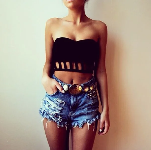 chanel-and-louboutins:

undress-thebarbiee:

.


Chanel-and-Louboutins.tumblr.com
