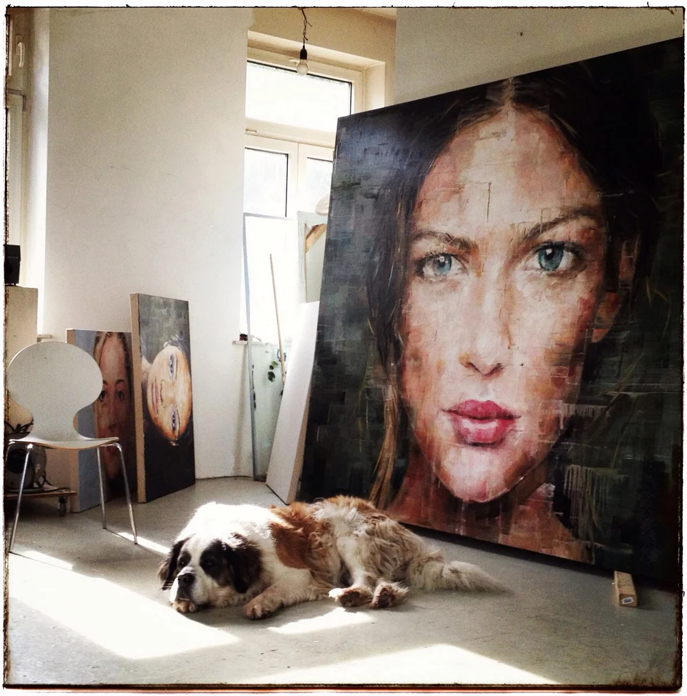 hardingmeyer:

°

I want a space like this with a dog like that. 