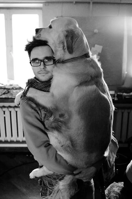 Man&rsquo;s best friend. 
The world should not be without dogs. Never. Ever.
the-absolute-best-posts:

Submitted by face—the—strange
Click to follow this blog, you will be so glad you did!