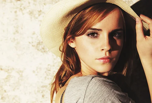 I don&rsquo;t mind Emma Watson.
Actually, I like her rather much. Alongside Natalie Portman and Blake Lively. Why? Because there are people out there who have done great things and still manage to shut up about themselves. People that are humble (wi…