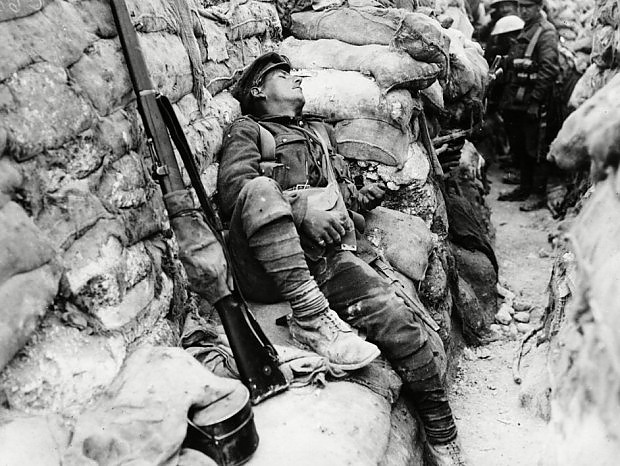 soldato-francese-in-trincea-prima-guerra-mondiale.jpg