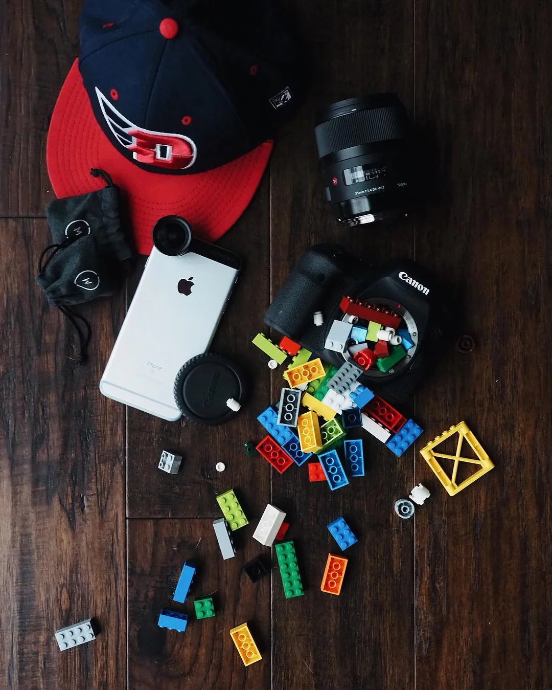Griswold-Moment-Lens-iPhone-Apple-Camera-Gear.jpg