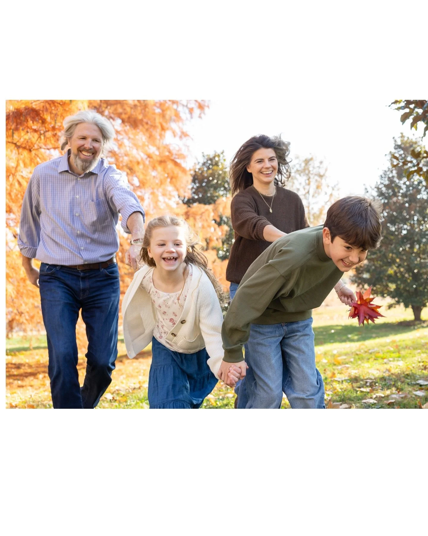 Grabbed some of the last fall colors and beautiful light with the lovely T. family!