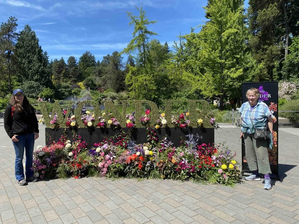 debmom-flowershow-1000.jpg