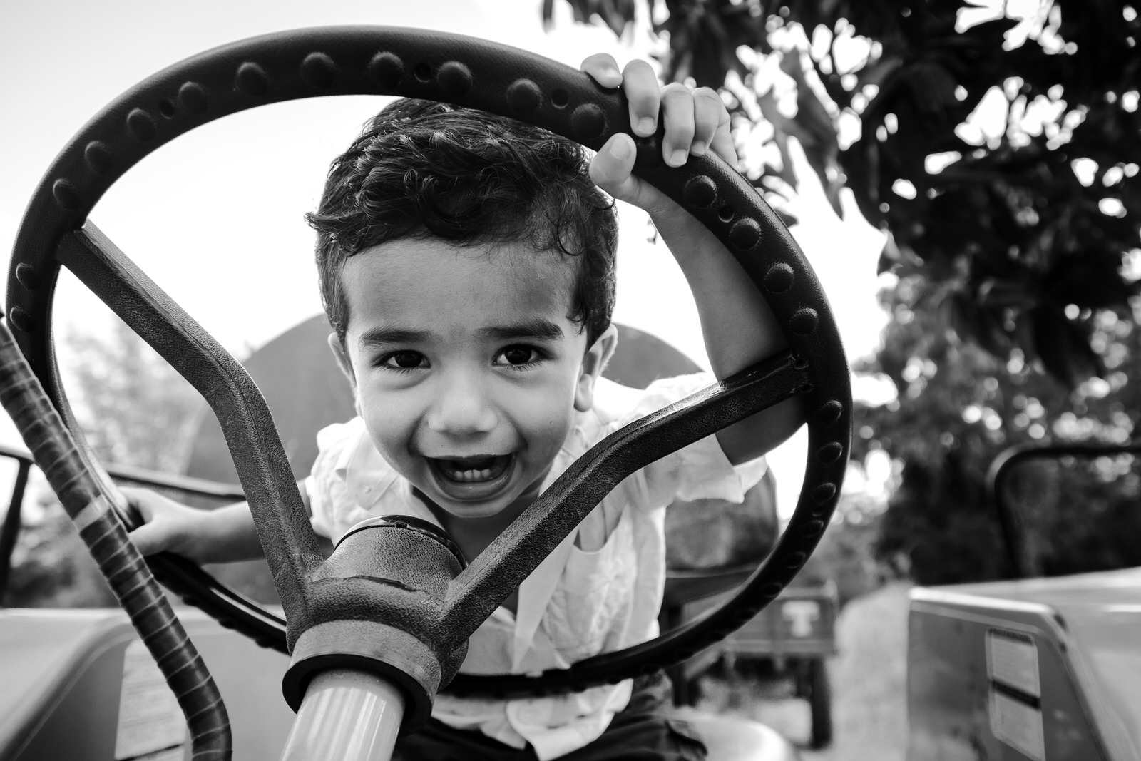 15012015-Pongal-Sahas-Playing-Tractor-Bubbles-025-2.jpg