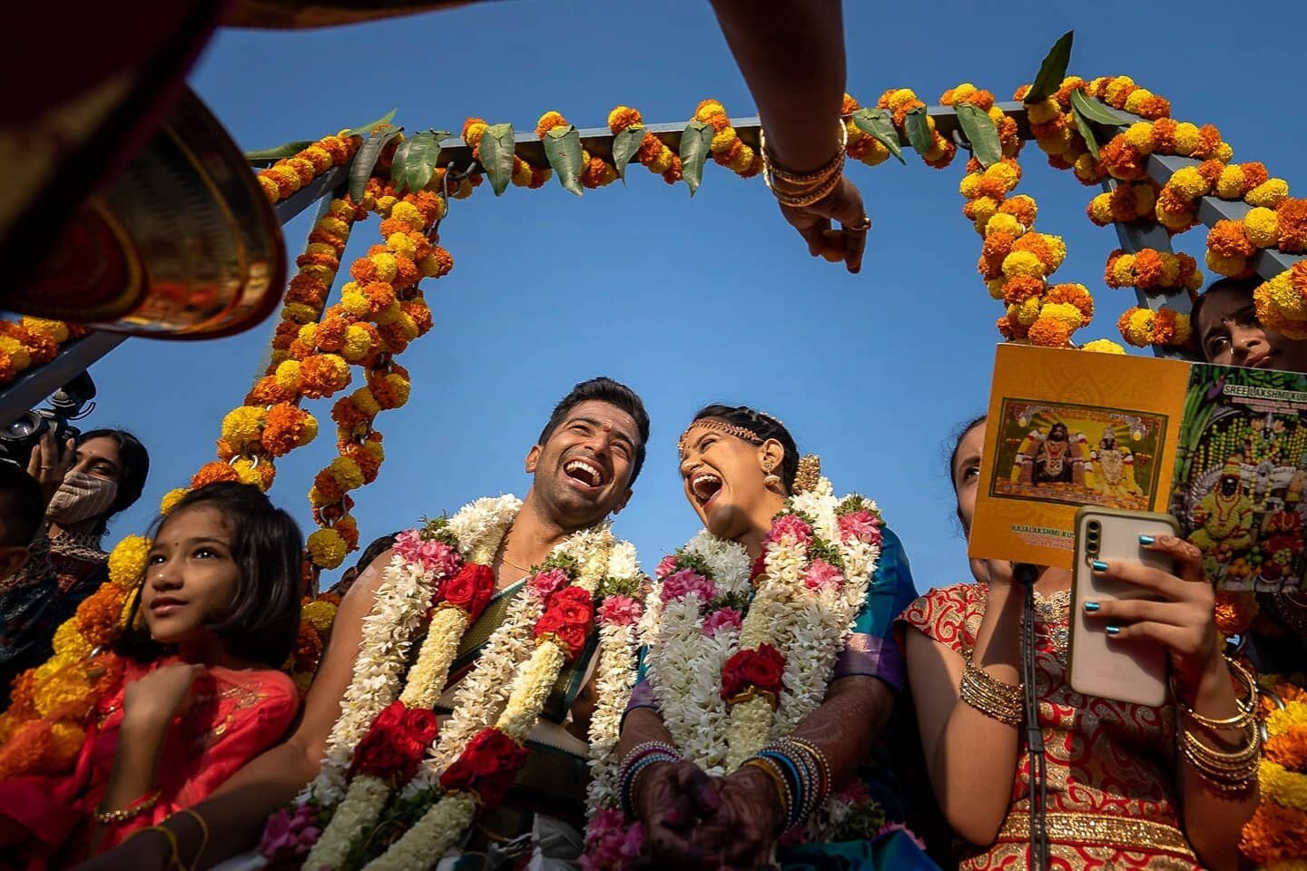 No photographers or Videographers were harmed while making this film. 
Swipe to see the women in action.
.
.
.
.
.
.
.
.
📸 : @srini.rs &amp; @dineshvasudevan7 
🎥 : @anvithapillai
.
.
.
#weddinggames #tamilwedding #tambrahmwedding #candidweddingphot