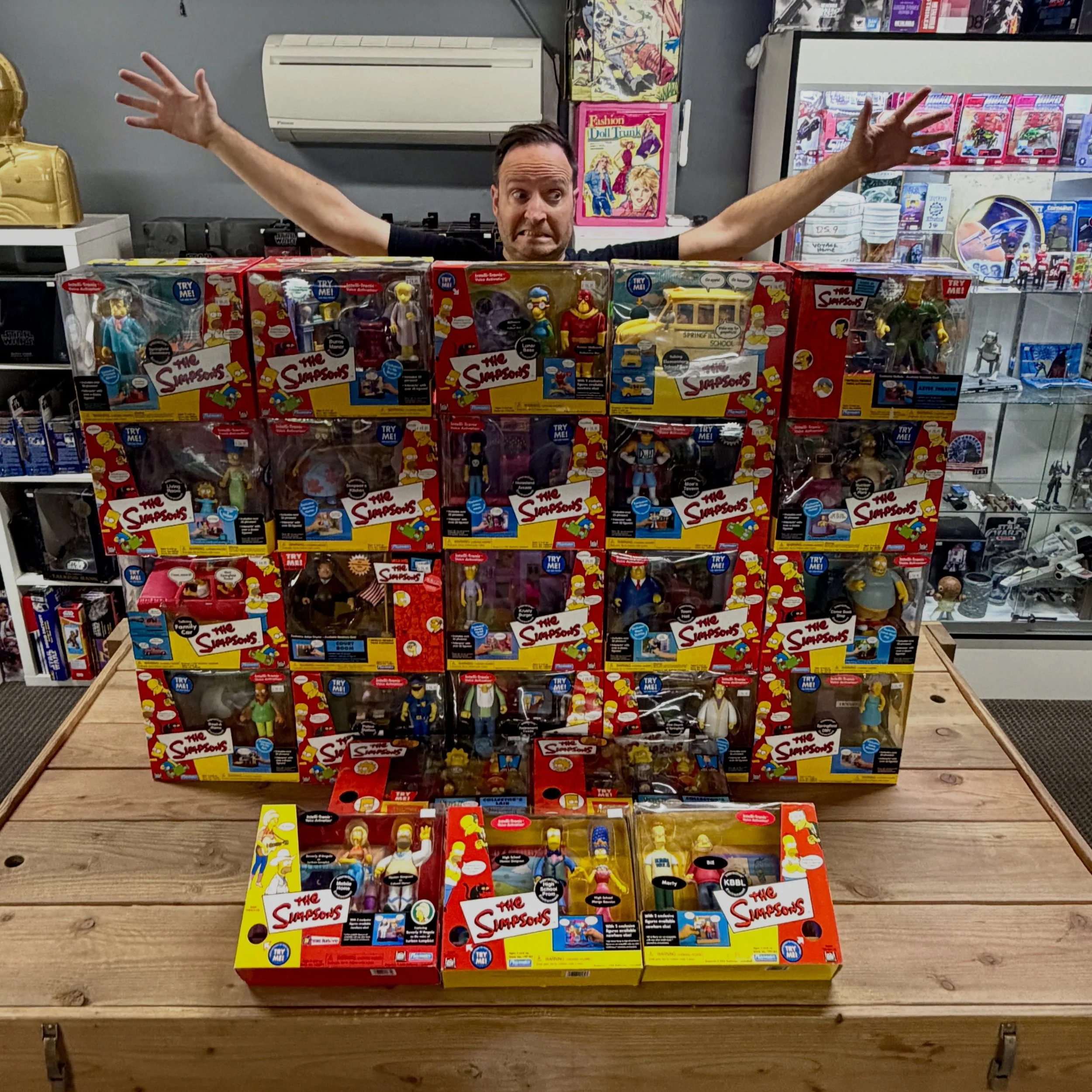 Hi-diddly-ho, neighborinos! Here&rsquo;s the first half of a huge Simpsons collection we just picked up, 30+ of the Playmates World of Simpsons play sets. Moe&rsquo;s Tavern, Burns Manor, Krusty Burger, KBBL, Retirement Castle&hellip; it&rsquo;s a ve