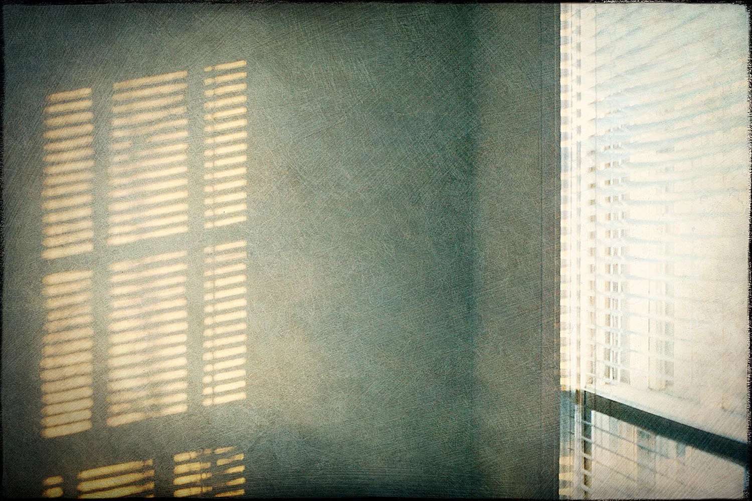 WindowLightLessTextureSharperSQSP.jpg