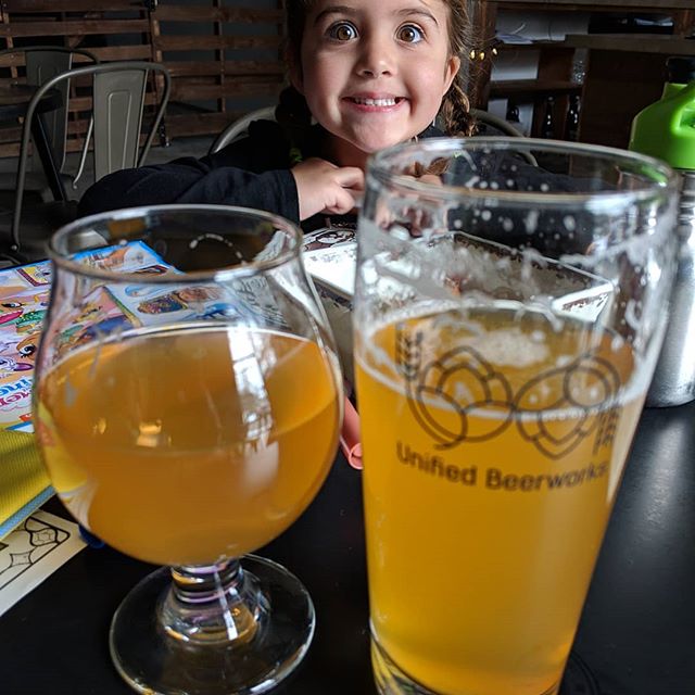 Cheersing with the family @unifiedbeerworks - future home of some of my BBQ flavors this summer. Stay tuned!
.
.
.
.
#craftbeer #foodtruck #beer #cheers