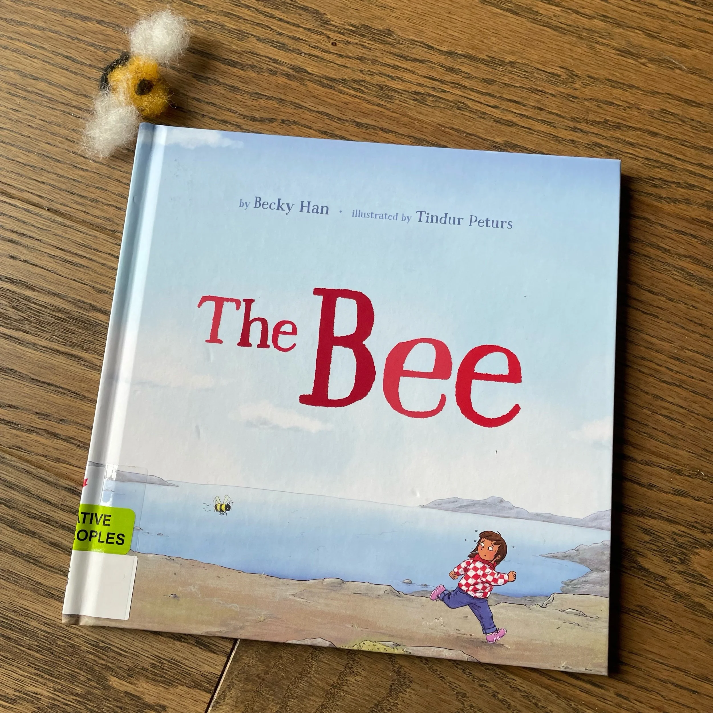 The Bee/Qaariaq