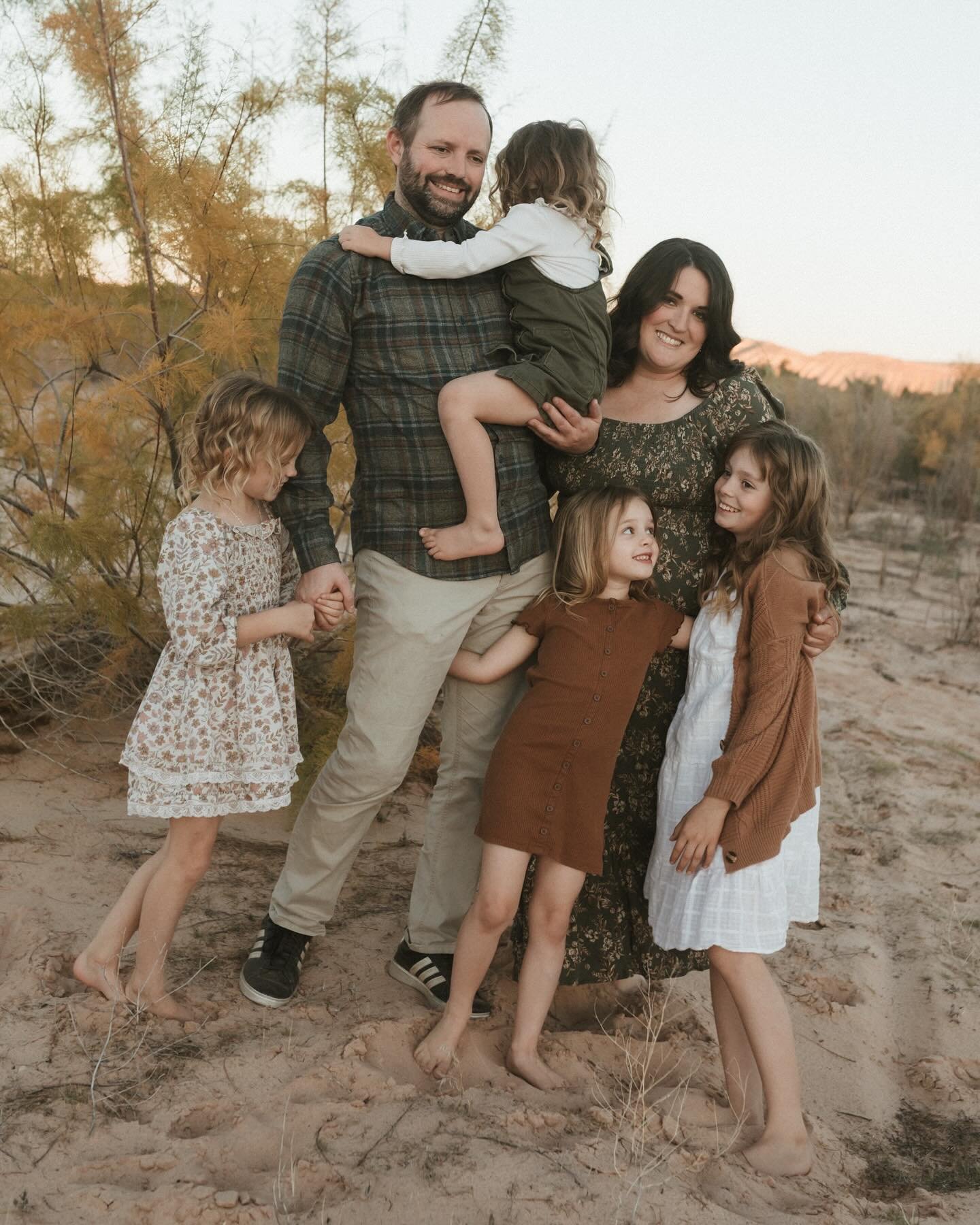 Southern Utah fall is superior! The weather is perfect right now for family photos! I still have a few spots open for sessions this month so DM me if you want a spot