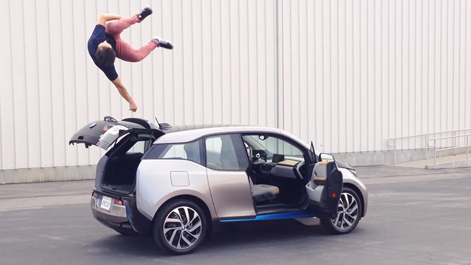 11-bmwi3-thumb.jpg