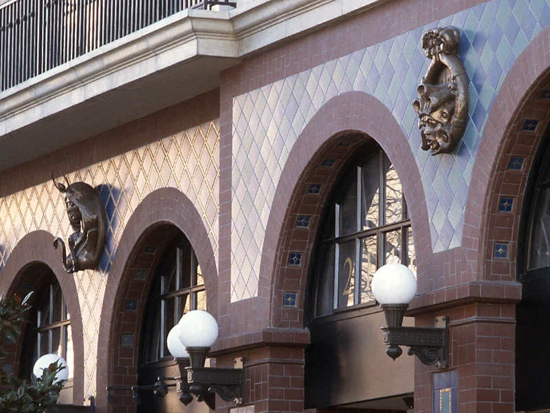 lg_gaia_facade.jpg