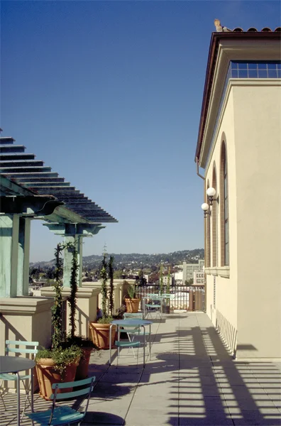 lg_gaia_roofterrace.jpg
