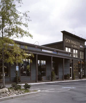 VillageOaks1_exterior.jpg