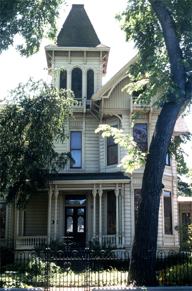 lg_cohenhouse_facade.jpg