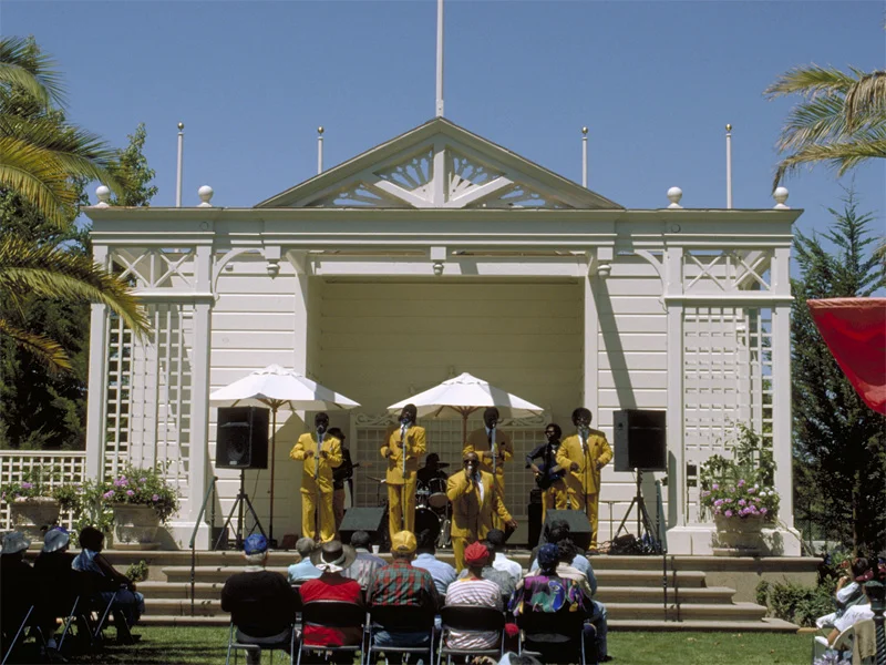 lg_bandstand_concert.jpg
