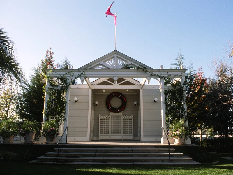 lg_bandstand_front.jpg