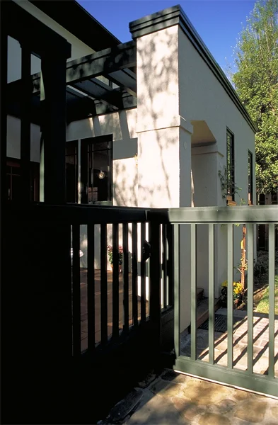 lg_zeitlin_fencedetail.jpg
