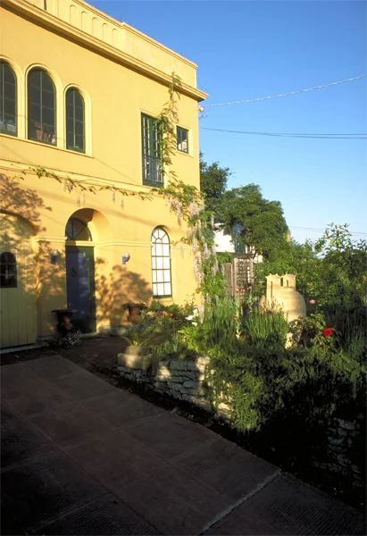 lg_peterson_garden.jpg