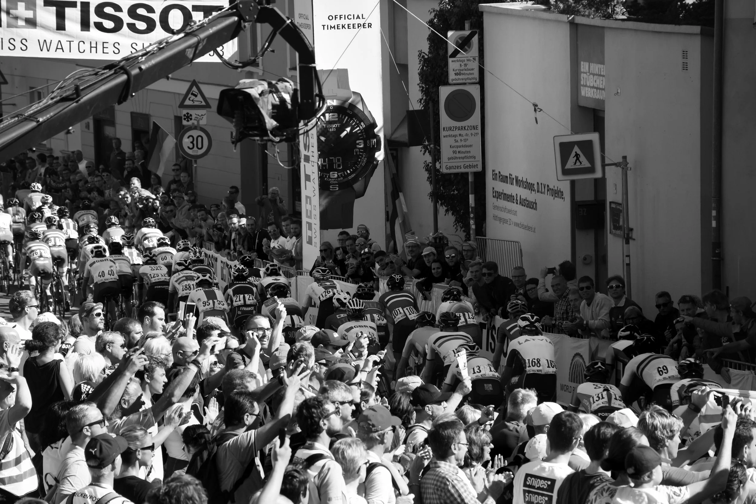 The Outer Line: Fact or Fiction in Cycling Media?