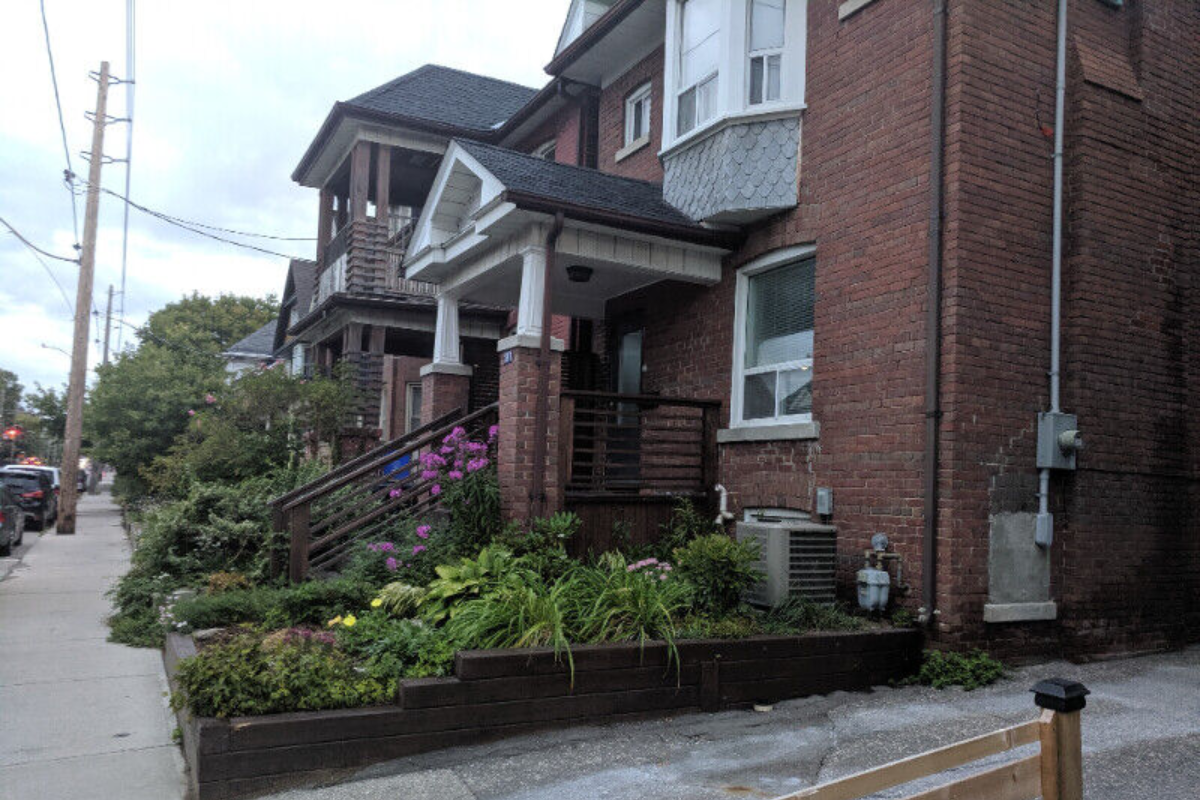 Upper - 377 Woodbine Ave, Toronto ON