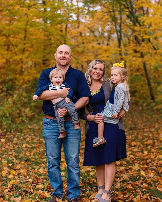 I&rsquo;m falling hard for these family photos. Yes, I&rsquo;m that cheesy pun person. Not sorry!
&mdash;
#happyhappenings #cedarfallsphotographer