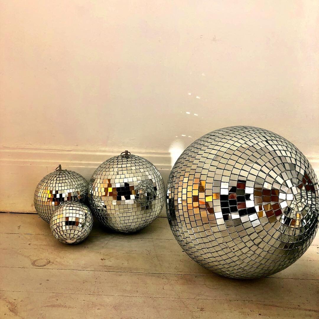 When your client is featuring rock stars and &quot;have to&quot; shop for #DiscoBalls. .
.
.
#RoughJob #EventProfs
#CelebrateEverything #MakingAScene #RockOn #FunDecorShopping