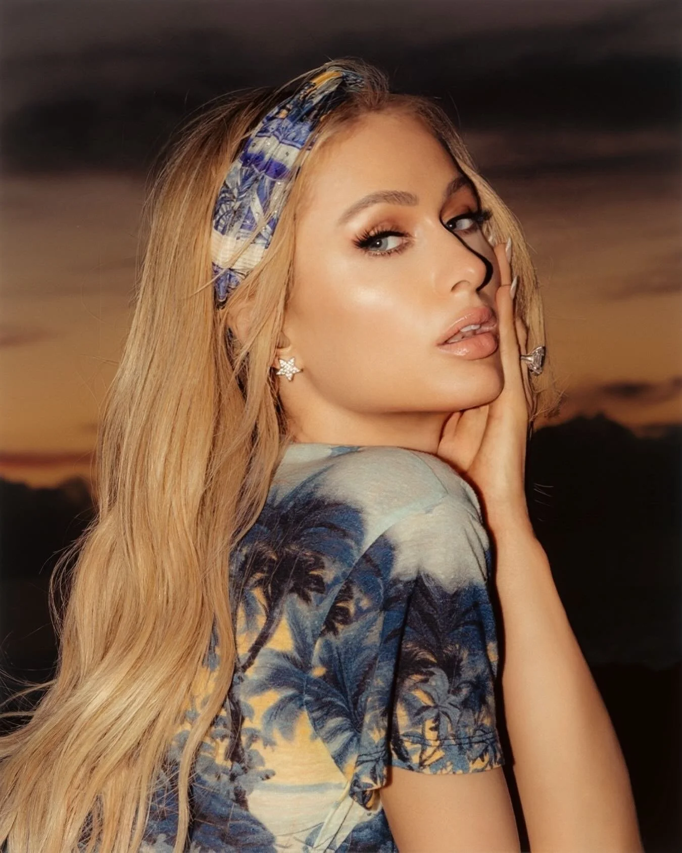 PARIS 💘 @parishilton