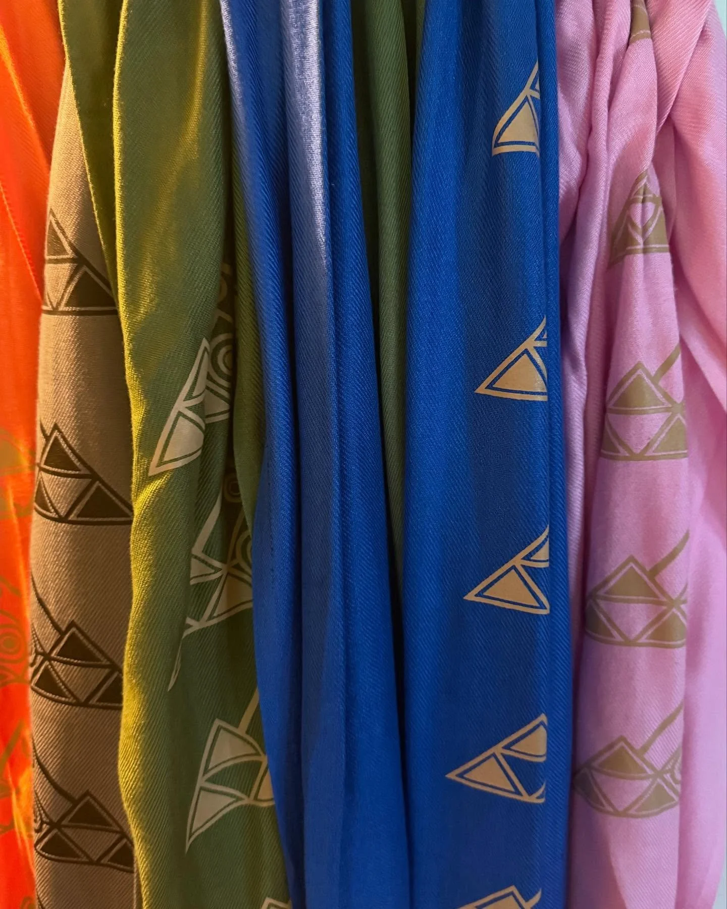 Mauna Kea Wear Wednesday, Heading to O'ahu to be a part of this event to share about Mauna Kea and be there to present at the Kūkulu Exhibit at the Computer Lab. Hmm, what color shawl should I wear to make sure I am visible and a presense for Mauna K