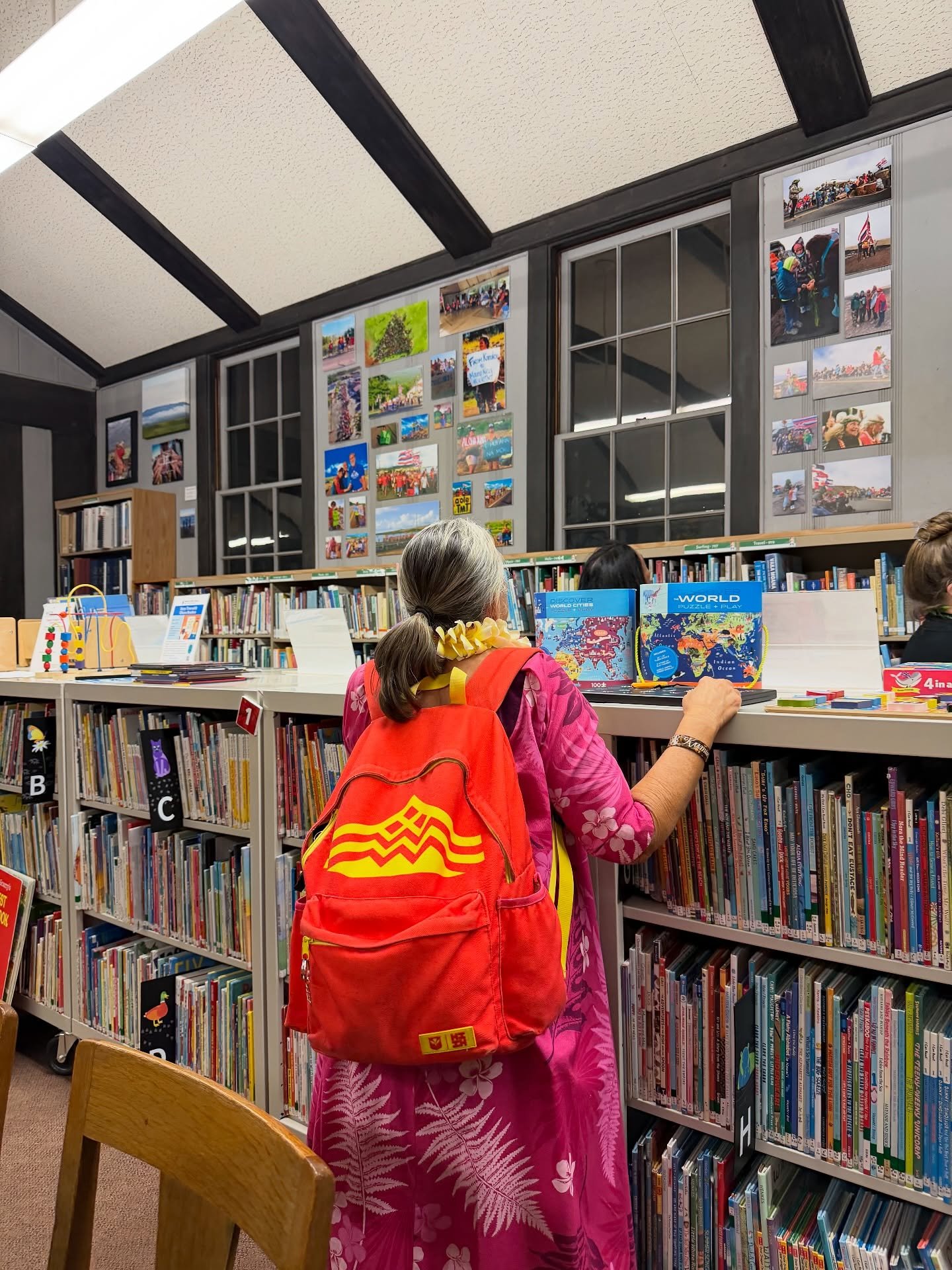 A Mauna Kea Wear Wednesday Mahalo from MKEA to @hoakamana , the Molokai Public Library, and the island of Molokai! 

Giving you a look into the 26th Kūkulu exhibit that we have been honored to put up at the Molokai Public Library last week. If you&rs