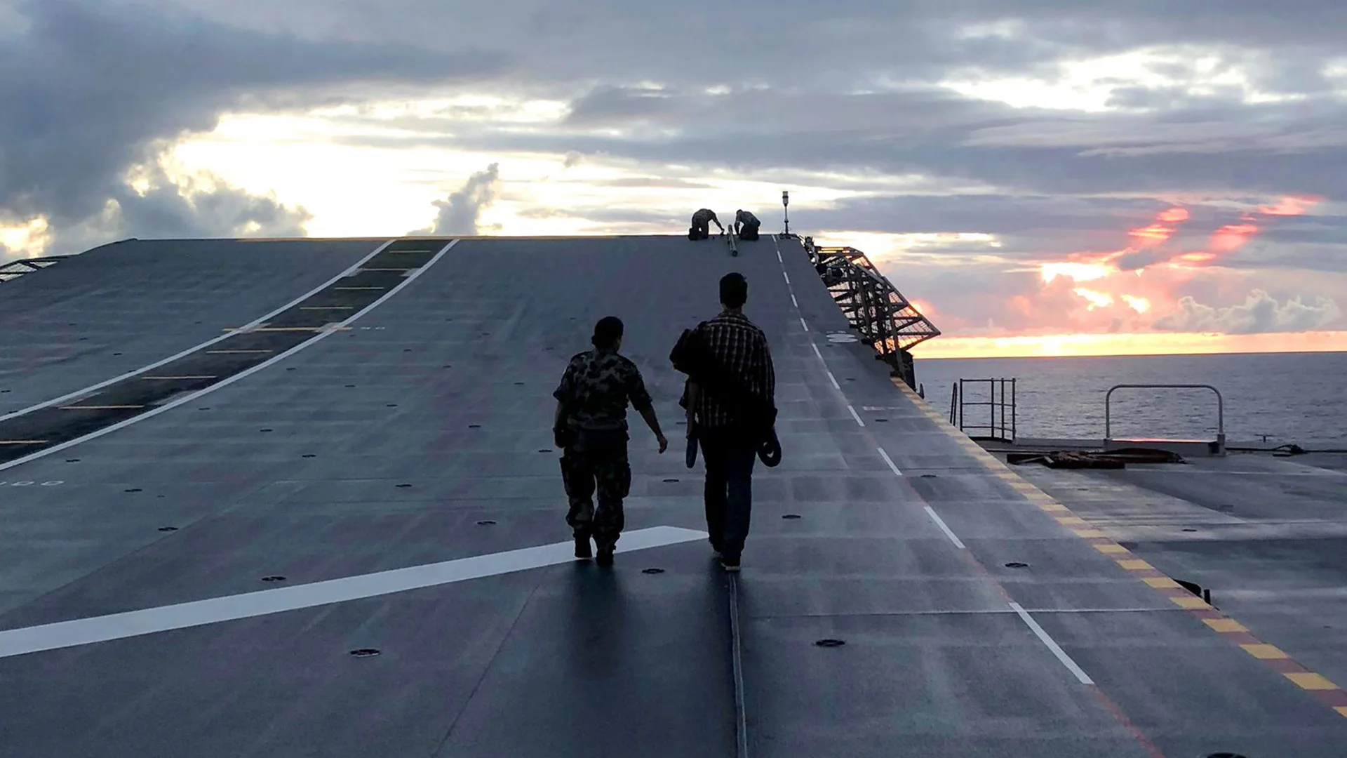 Navy_01.jpg