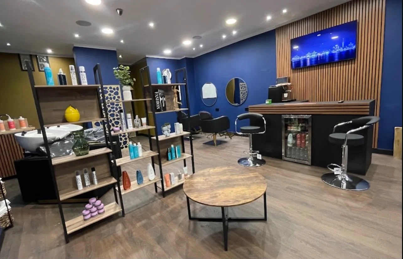 interior salon 2.JPG
