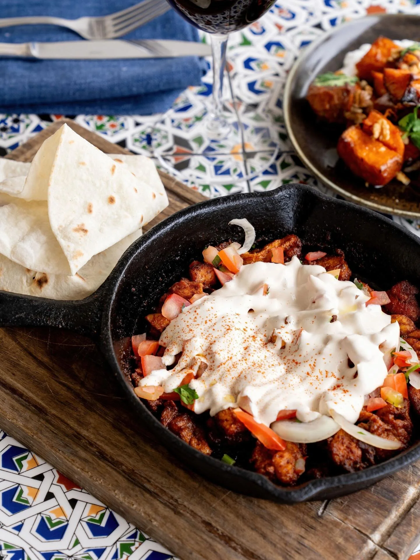 Chicken shawarma with tomato, onion and tahini, served with our house-made saj bread to soak up all that flavour. 
.
Open tonight from 5:30pm. 
.
#yallasawa #cronulla #restaurant #sutherlandshire #sydneyrestaurants