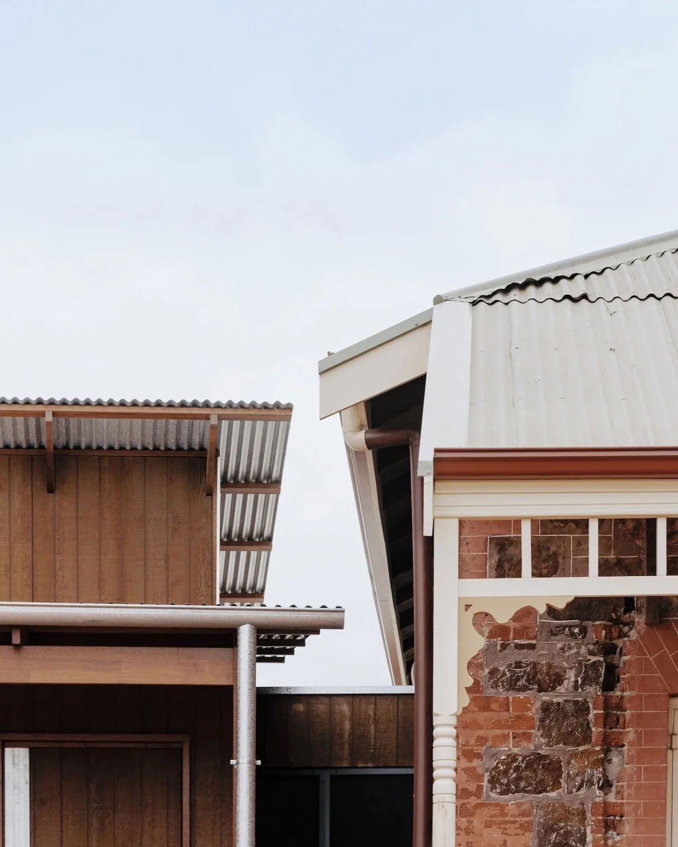  A detailed crop of the new and old roof planes sitting alongside each other. The new form is slightly rotated off the old form to make the most of the views and the northern orientation. 