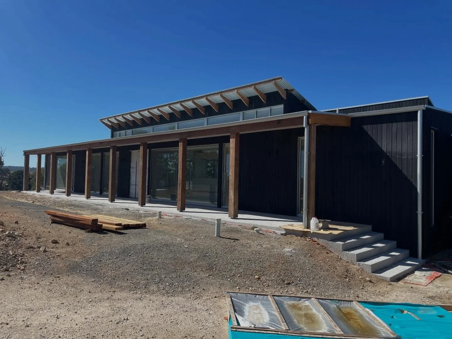 Recycled timber columns and charred Australian hardwood coming together for this new house in Oakbank 👌👌