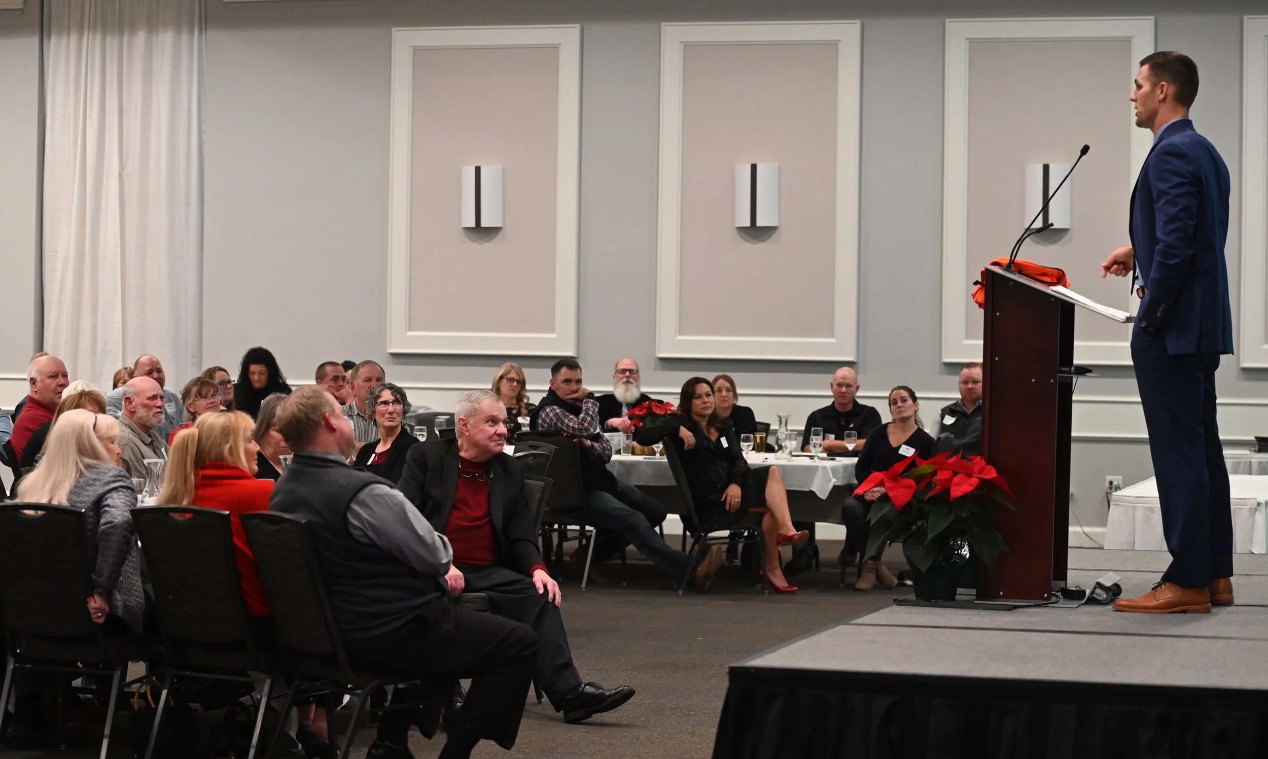  OSU Head Baseball Coach Mitch Canham addresses the dinner attendees at the 2022 fundraiser dinner. (Photo by Brad Fuqua, Philomath News) 