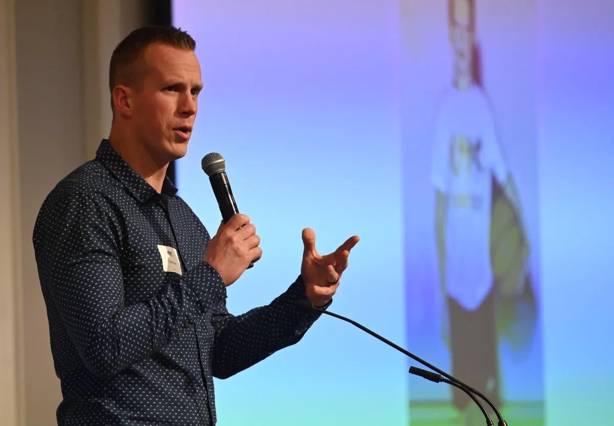  Guest speaker &amp; Philomath native, Kevin Boss, addresses the dinner attendees at the 2023 Annual Fund Dinner. (Photo by Brad Fuqua, Philomath News) 