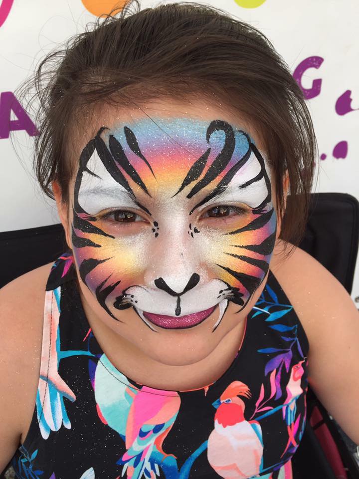 Tiger Lifes a Party Facepainting.jpg