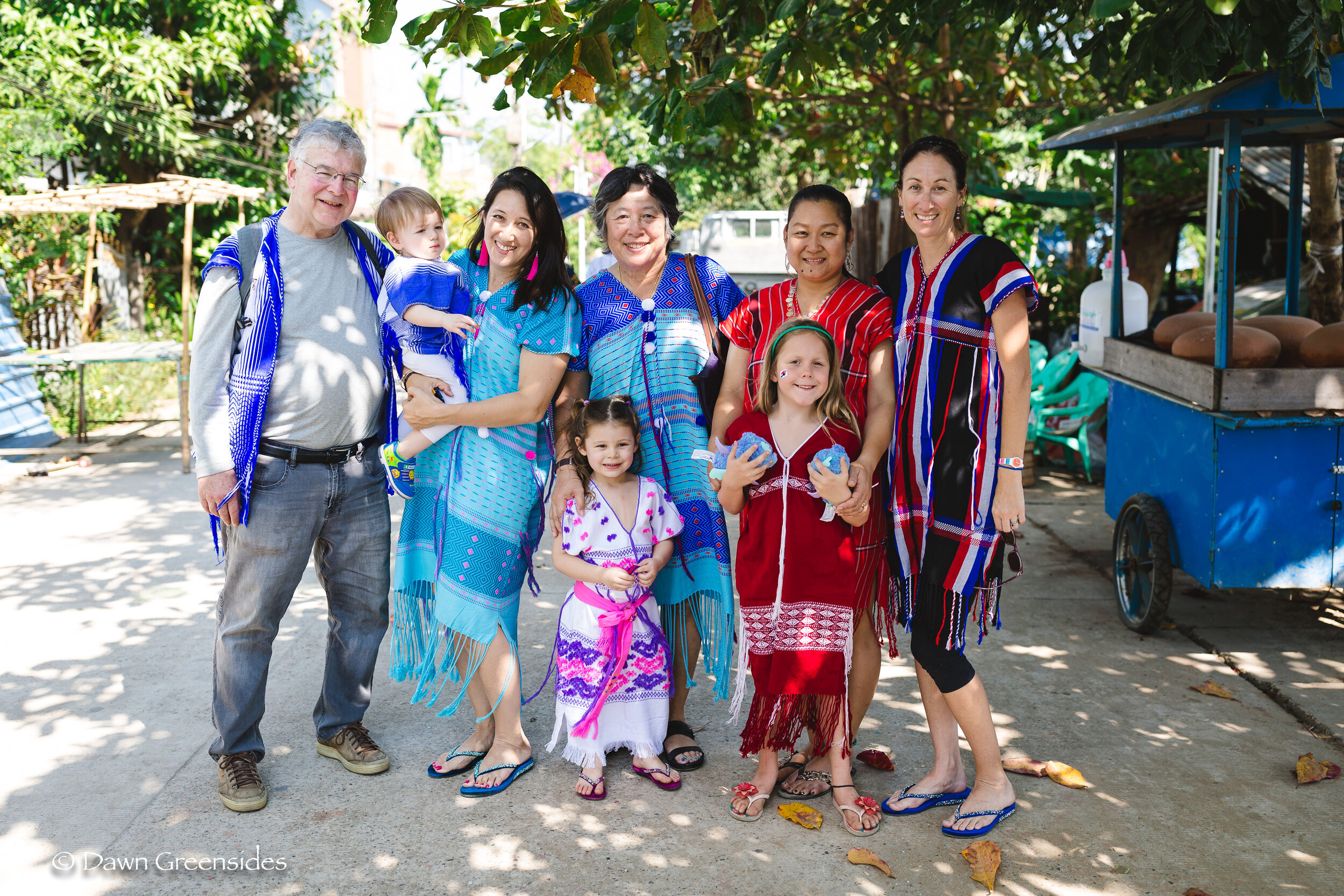  Jim, Janice (Lauren’s parents), Oliver, Vivi, Lauren, Mimi, Piper, Dawn 