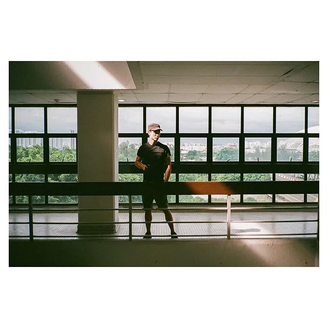 SHAZAM! | #film used: #superia400 .
.
.
.
.
.
#35mm #filmisnotdead #filmphotography #analogphotography #film #ishootfilm #analog #35mmfilm #photography #filmcamera #streetphotography #fujifilm #kodak #staybrokeshootfilm #buyfilmnotmegapixels #juancli