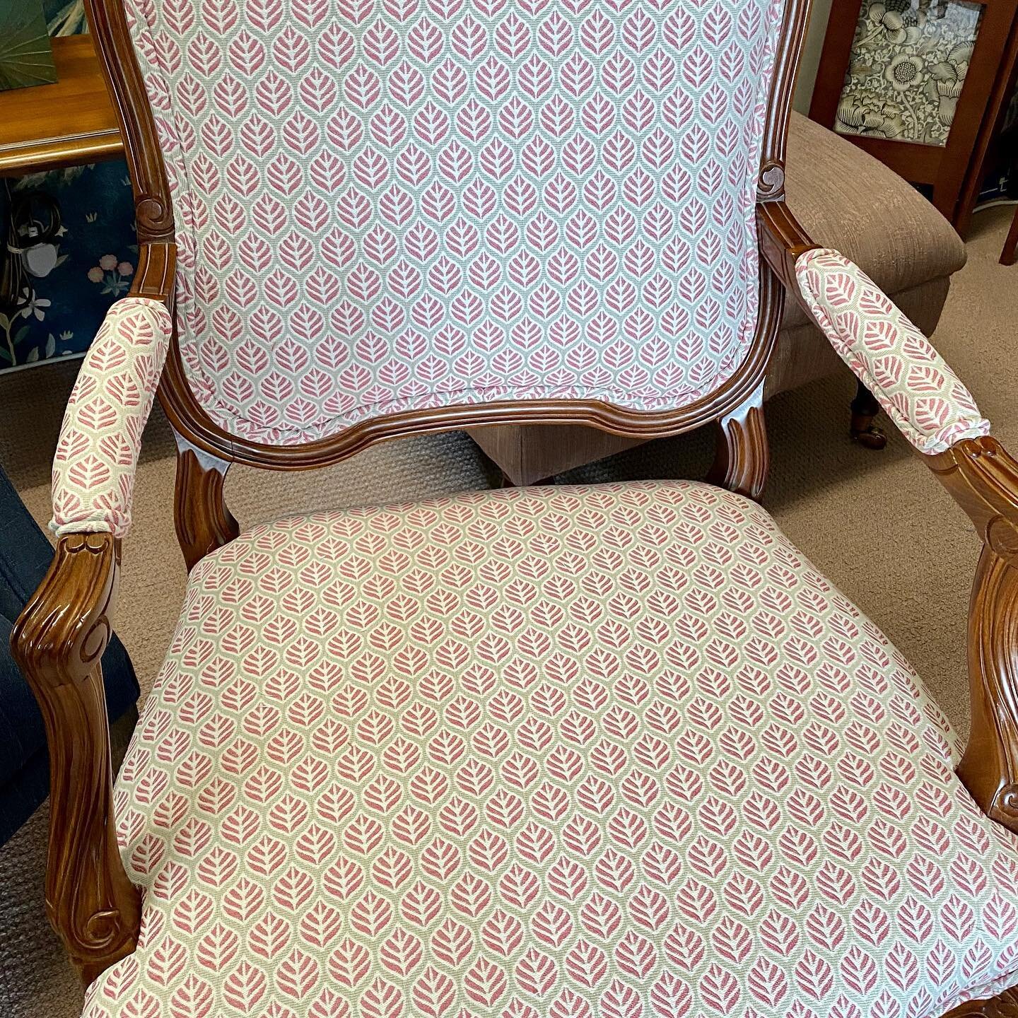 Beautifully re-upholstered in gorgeous Jane Churchill fabric attention to detail @janechurchillfabrics #janechurchill #upholstery#designerfabrics #homedesign