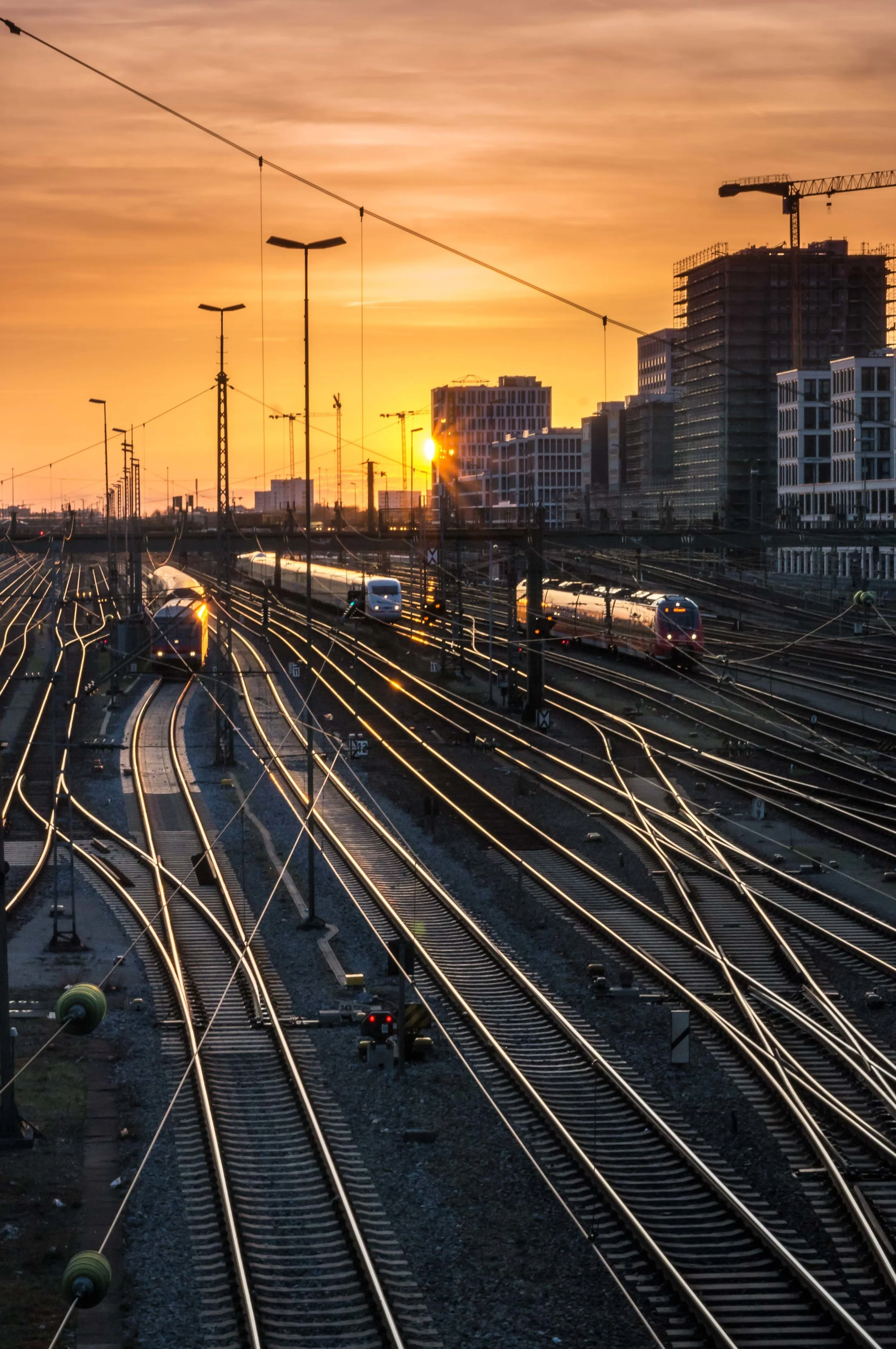 Trains at Hackerbrücke